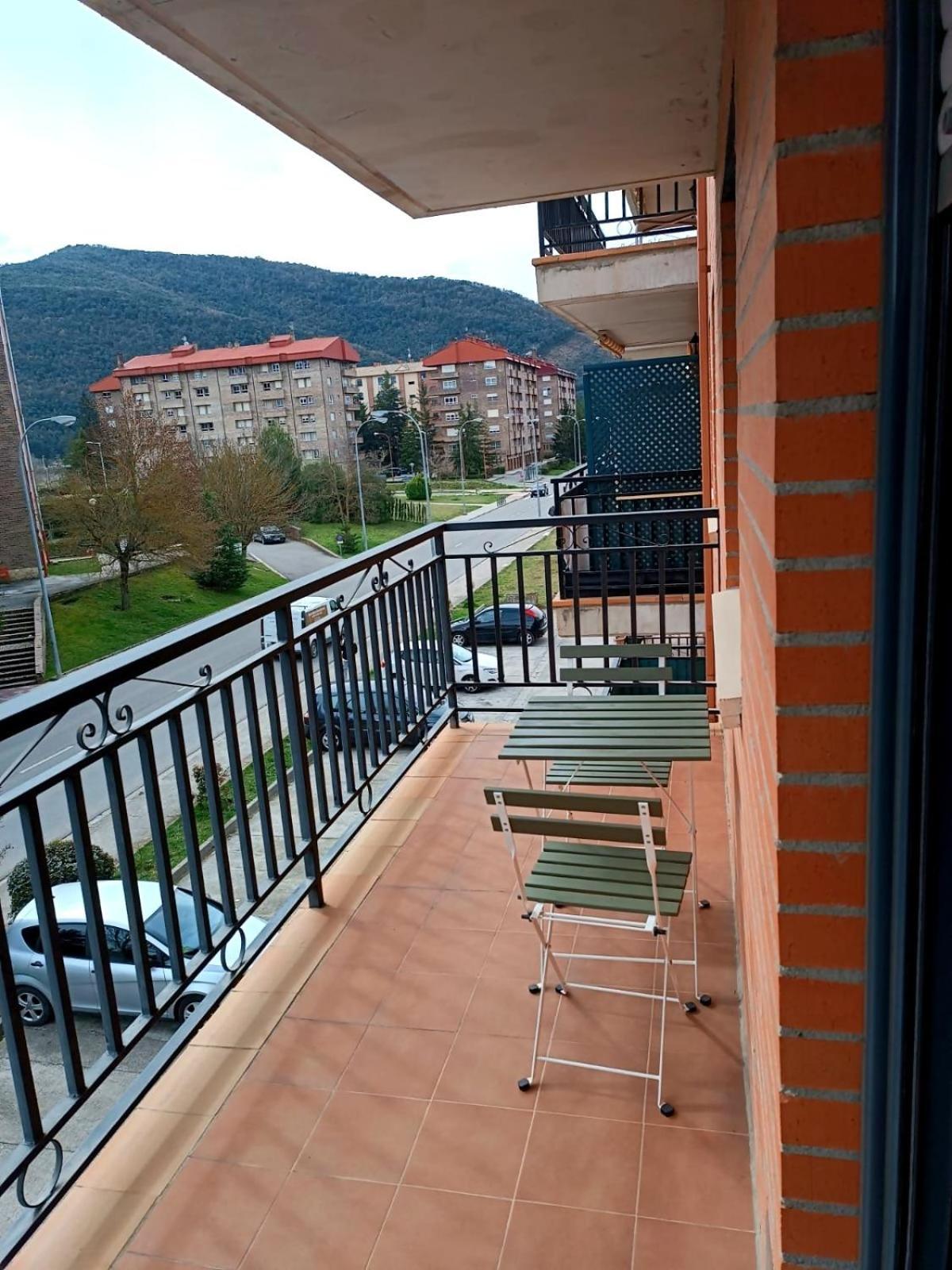 Apartamento O Mon Sabinanigo Exterior photo